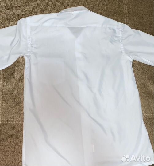 Школьная белая рубашка