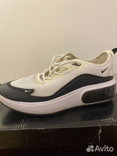 Кроссовки женские