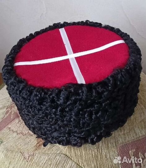 Кубанка казачья (кокарда и петлички бонусом)