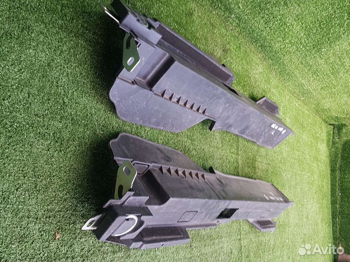 Направляющая шторки багажника Mercedes ML x164