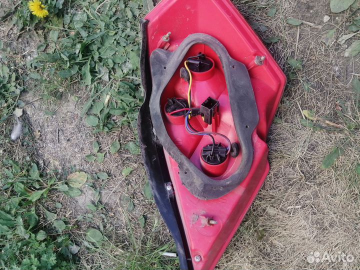 Задний фонарь левый на джили эмгранд ес7 седан