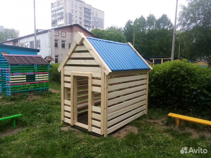 Детский деревянный домик