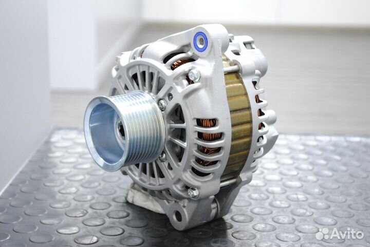 Генератор Iveco Stralis, Trakker новый Mitsubishi