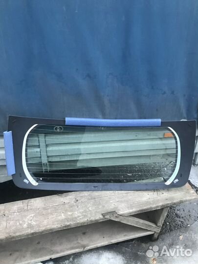 Стекло заднее kia