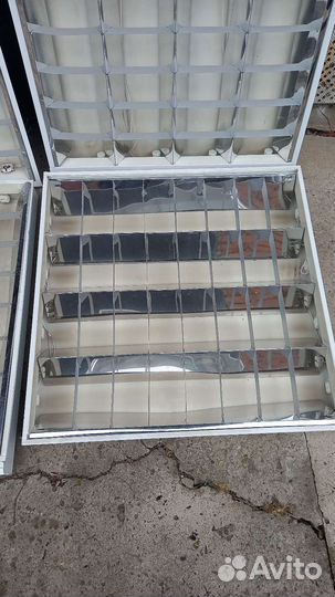 Светильник потолочный люминисцентный