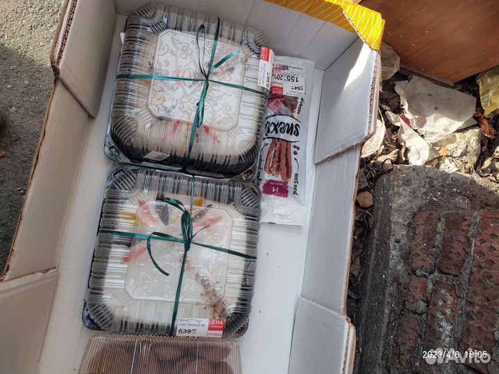 Корм для животных,торты, конфеты,печенье, пироги