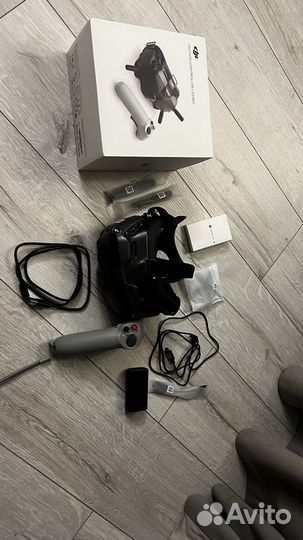 Dji fpv goggles v2 motion controller combo