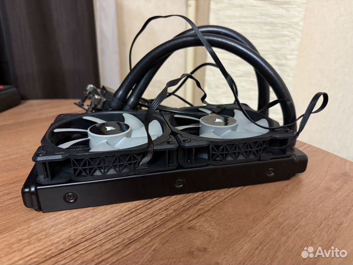 Водяное охлаждение Corsair Hydro Series H100i