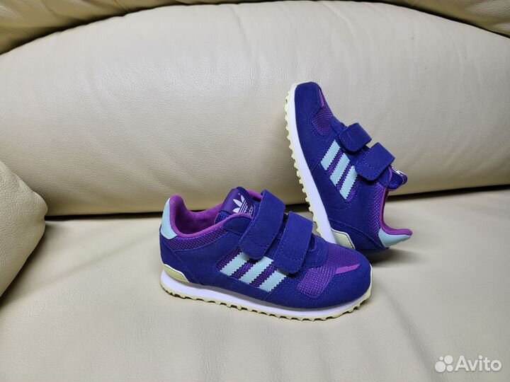 Кроссовки Adidas ZX700 новые детские 25 р