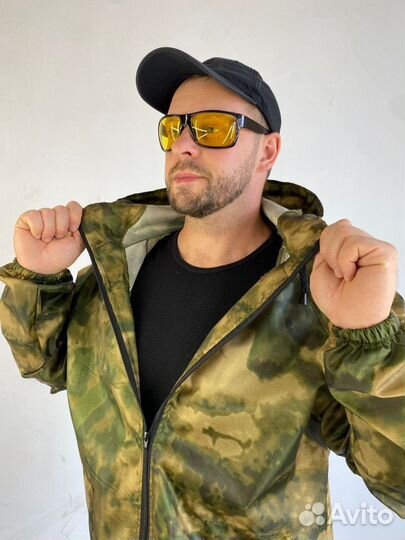 Костюм от дождя и ветра