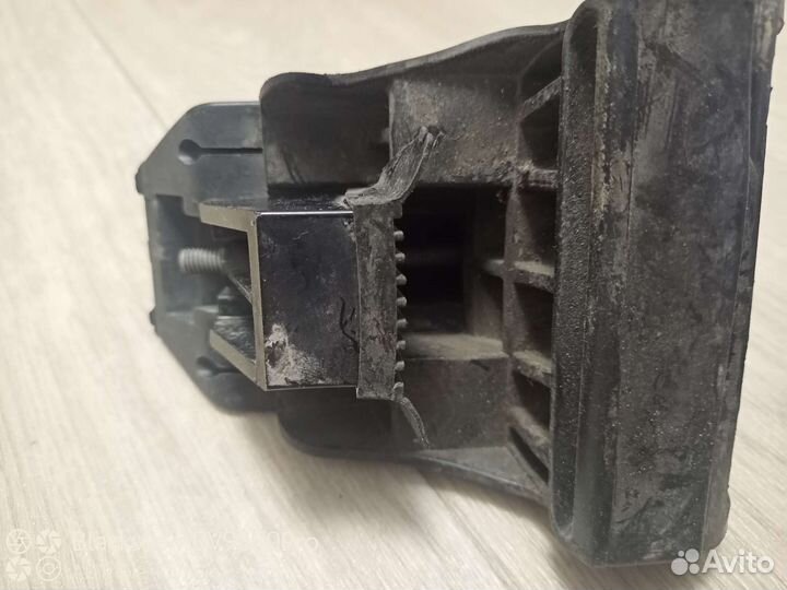 Опоры багажника vesta sw