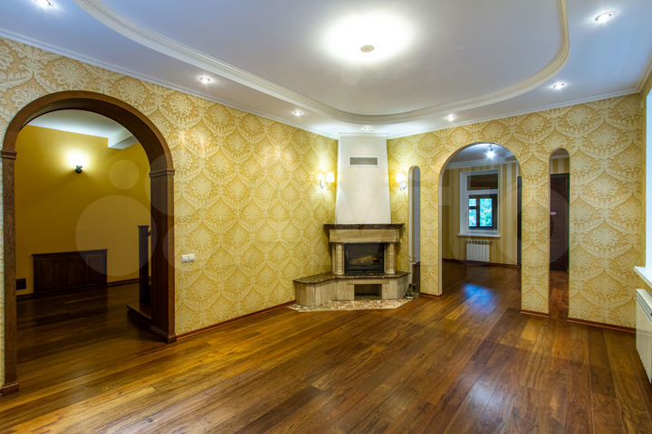 Дом 298,8 м² на участке 14,7 сот.