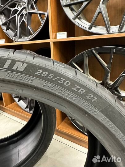 Michelin Pilot Sport 4 S 285/30 R21 и 295/30 R21 100Y