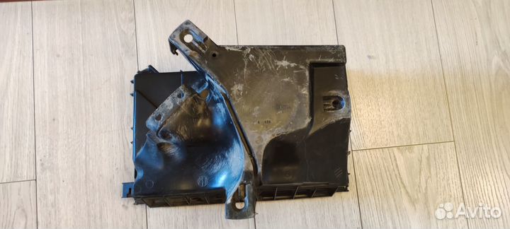 Volvo S80 корпус воздушного фильтра, крепления