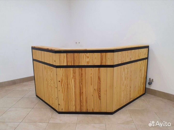 Стойка ресепшн