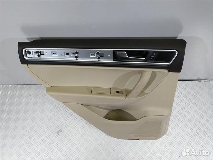 Обшивка двери задняя Volkswagen Touareg