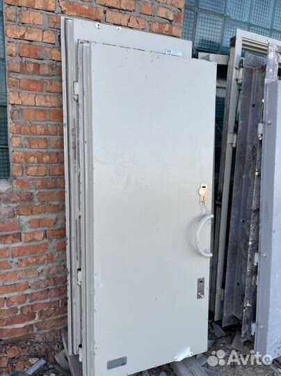 Дверь сейфовая