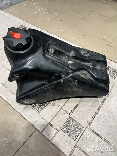 Продам бензобак GR8