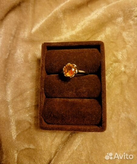 Серебряное кольцо с натуральным цитрином