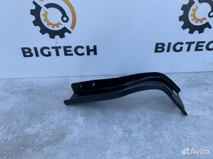 Кронштейн усилителя бампера Mercedes A2076200185