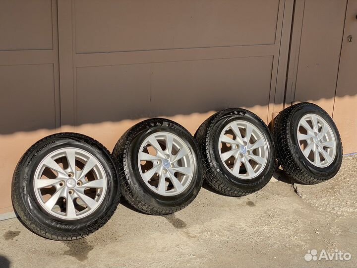 Комплект зимних колес r15