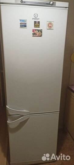 Холодильник indesit