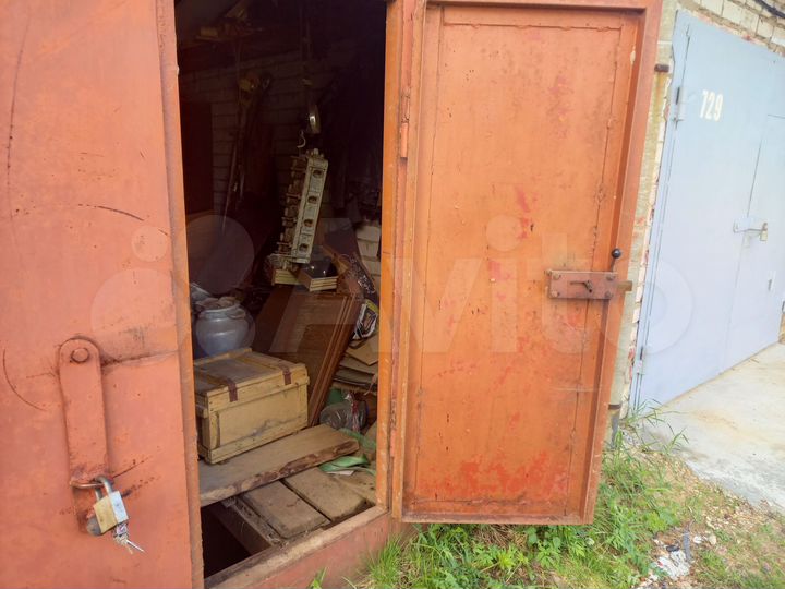 Гараж, > 30 м²