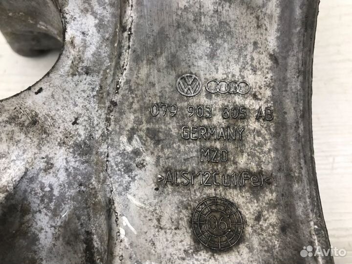 Кронштейн генератора Audi Q7 4L BAR 2006