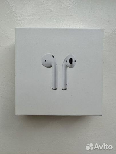 Наушник AirPods левый с чехлом