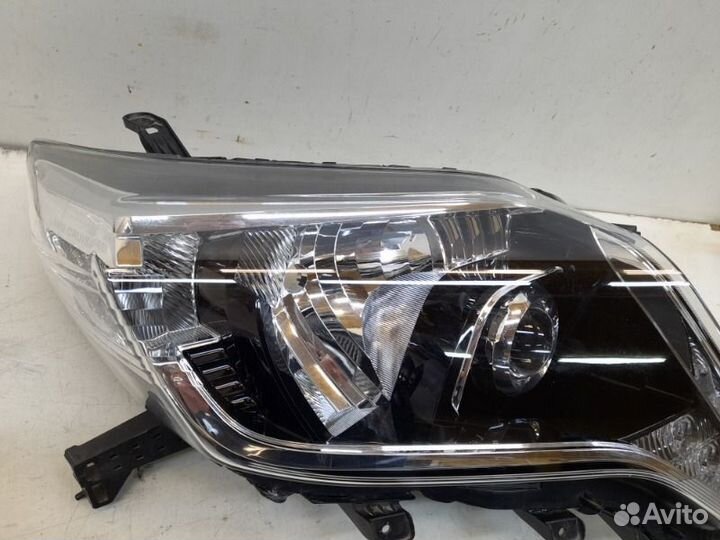 Фара правая Toyota Land Cruiser Prado 150