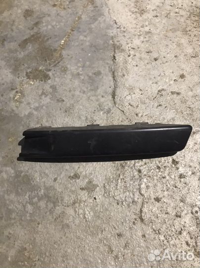 Молдинг переднего бампера левый Passat B6