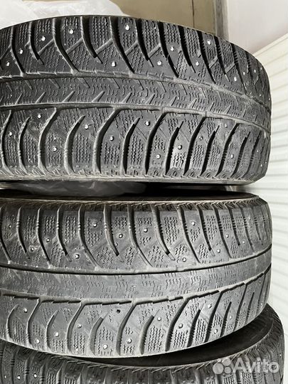 Bridgestone Ice Cruiser 7000 205/55 R16 91T
