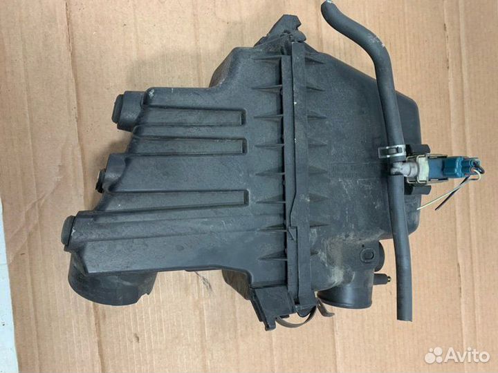 Корпус воздушного фильтра Toyota Sienta NCP85 1NZ