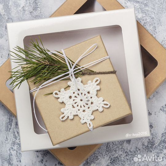 Елочные украшения снежинки вязаные