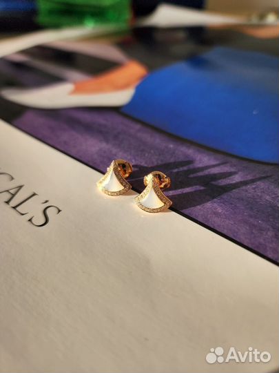 Золотые серьги Bvlgari бриллиантами