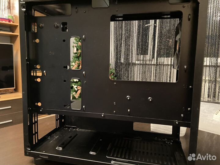 Thermaltake Versa H18