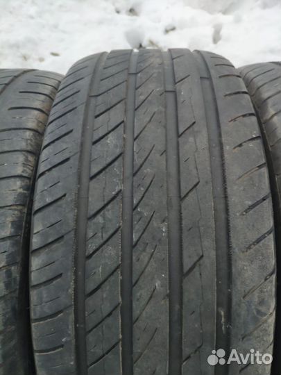 Ovation VI-388 245/40 R19 98W