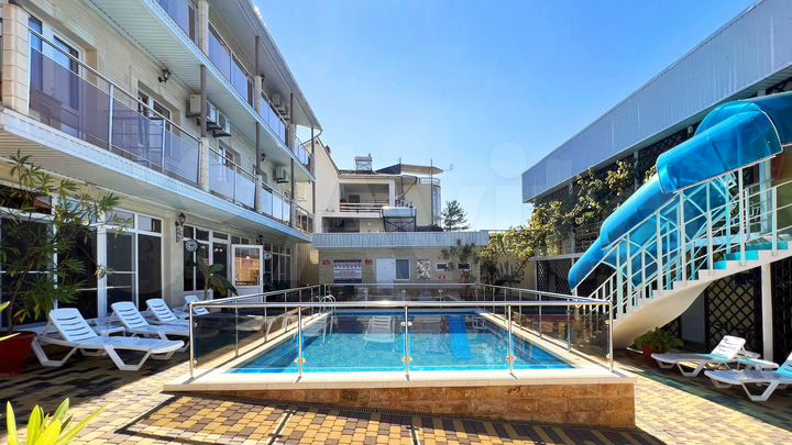 Дом 719 м² на участке 6,6 сот.