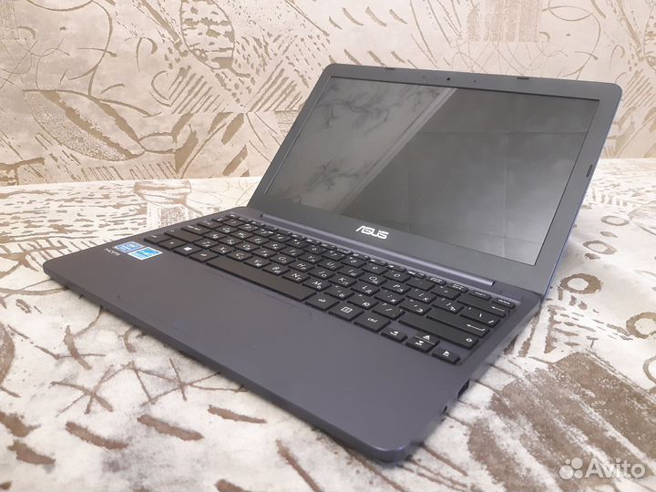 Asus VivoBook E203MA- FD004R /Pentium N5000