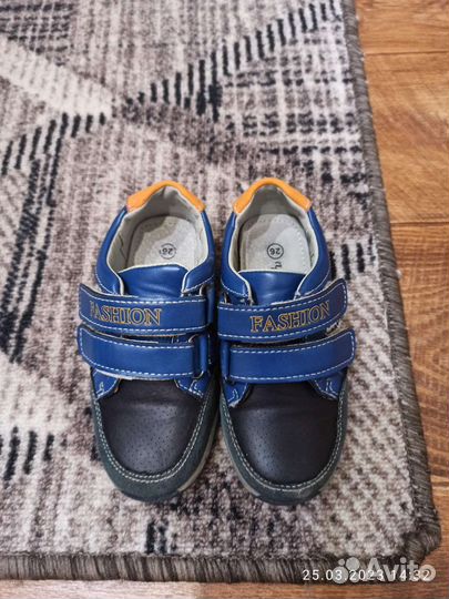 Кроссовки детские