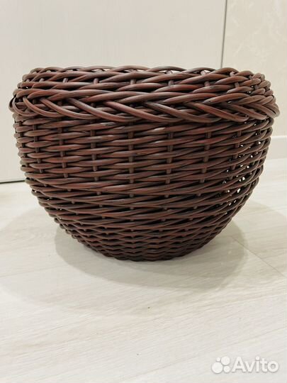 Кашпо из искусственного ротанга