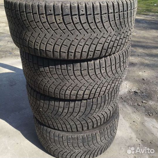 Michelin Latitude X-Ice North 255/45 R20 и 275/40 R20 105T