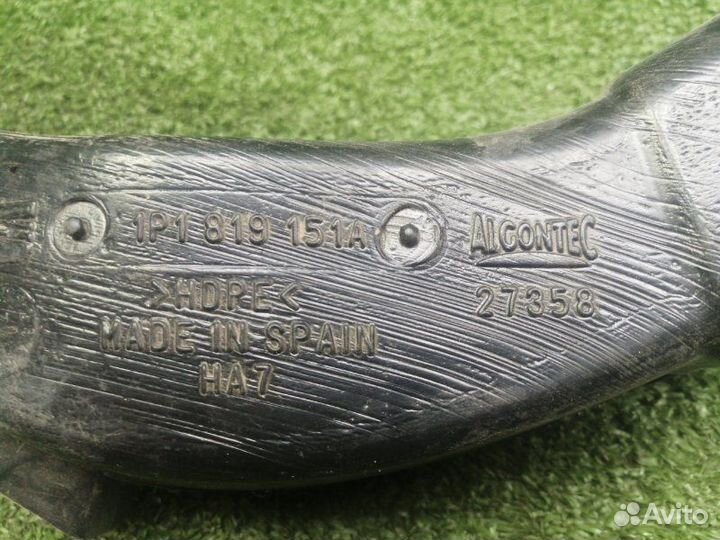 Воздуховод левый Seat Leon 2010-2015