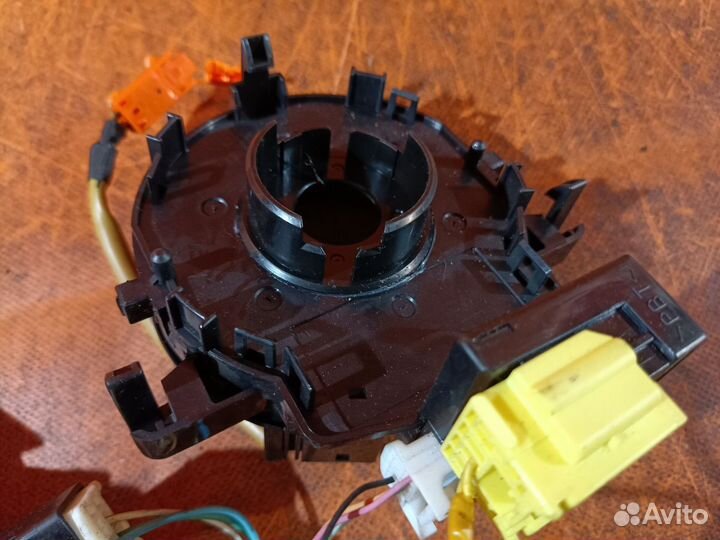 Блок подрулевых переключателей Toyota Vitz KSP90