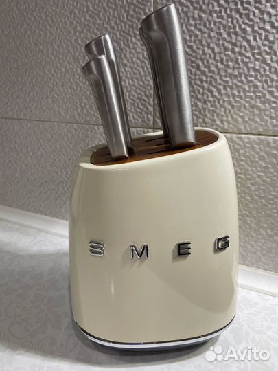 Ножи Smeg с подставкой