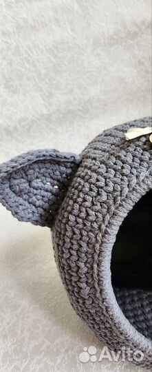 Домик/лежанка для кошки или собачки вязаный