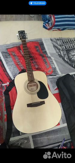 Акустическая гитара