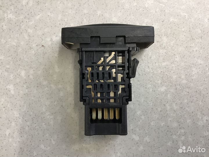 Кнопка аварийной сигнализации Nissan X-Trail (T31)