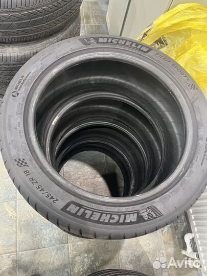 Michelin Pilot Sport 4 245/45 R18 100Y
