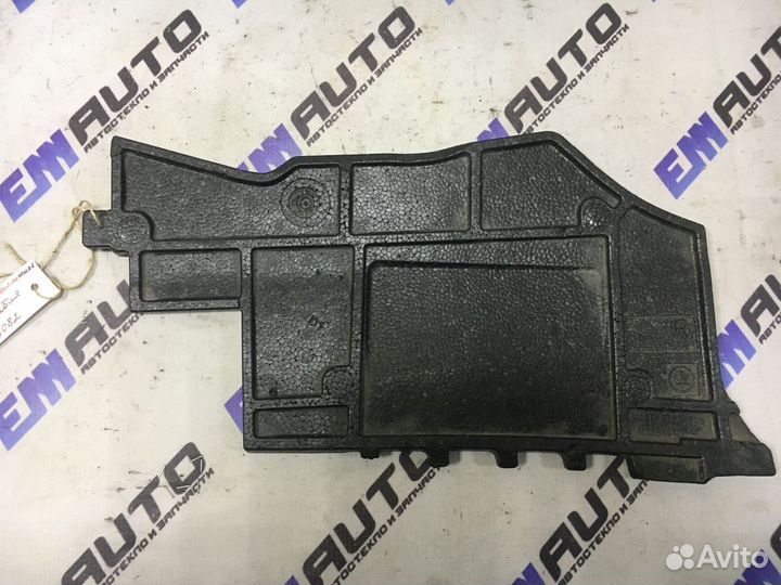 Накладка торпедо правая нижняя Шкода Фабия 2